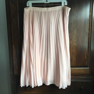 Flowy skirt